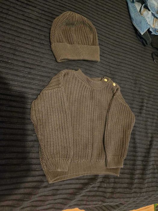 чудесен детски пуловер и шапка HM
