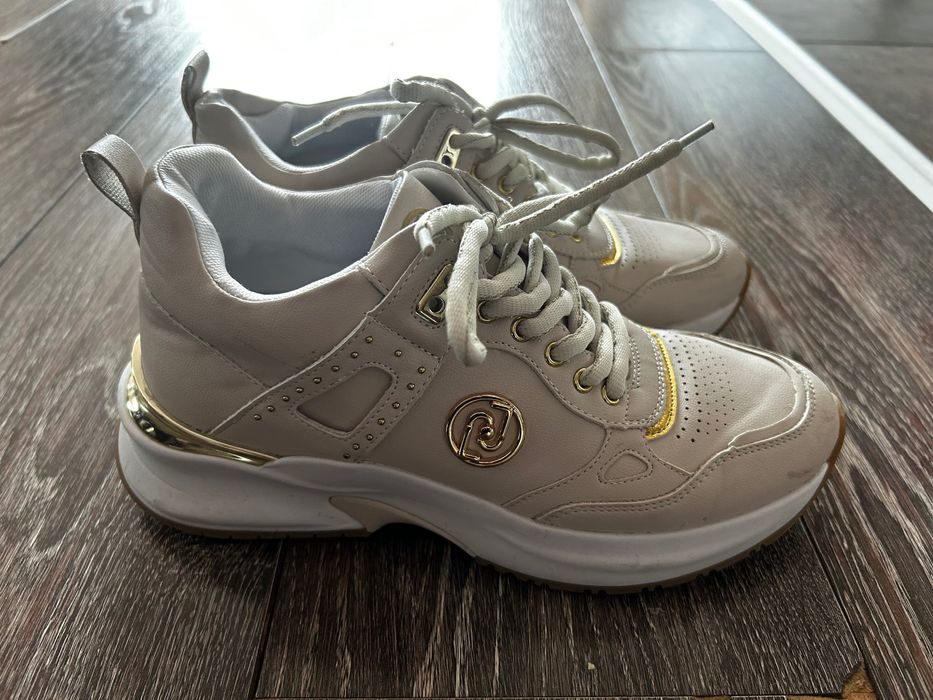 Нови чанти  и обивки Michael Kors,Liu jo,Guess,Karl Lagerfeld