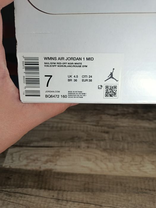 Air Jordan 1 Mid Black Toe