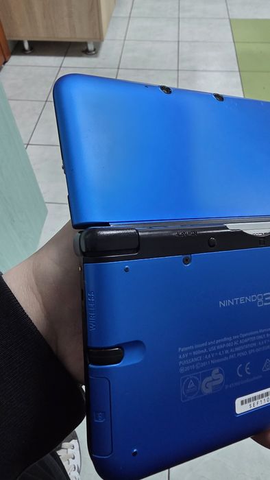 Nintendo 3ds xl impecabil complet, midat full cu jocuri si geantă.