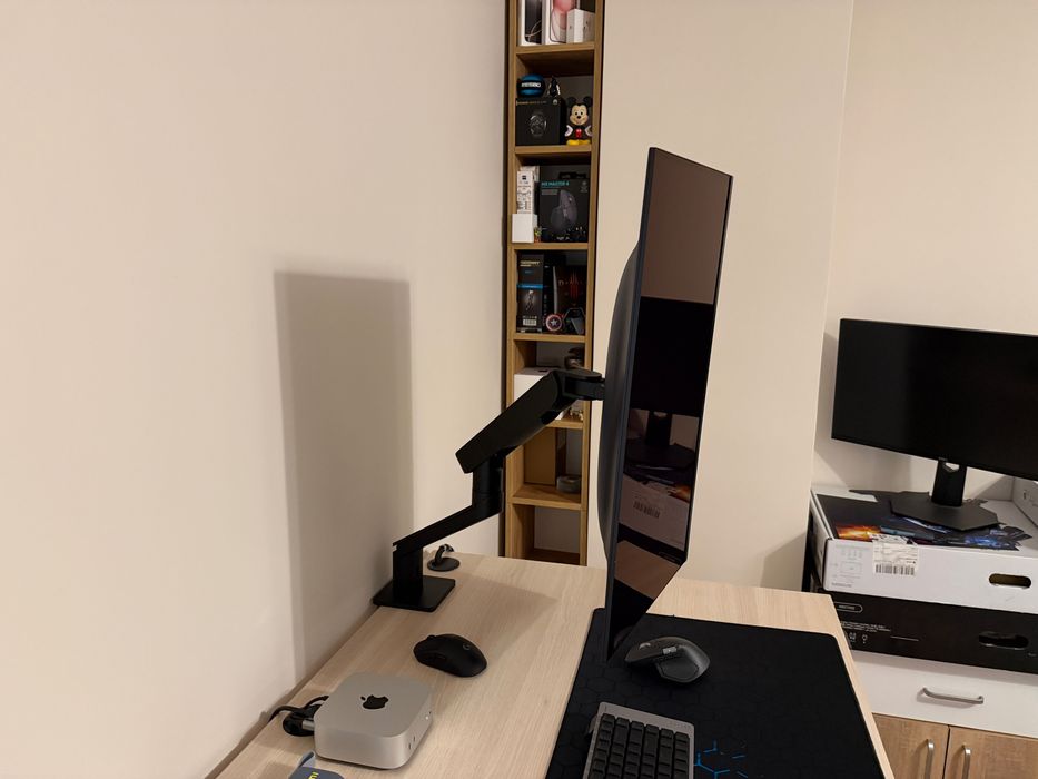 Рамо / Стойка за монитор