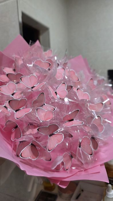 Qog‘ozdan yasalgan kapalakli buket