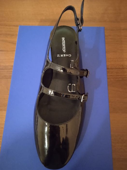 Продаются новые туфли