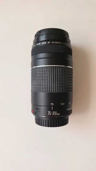 Obiectiv Canon EF 75-300 mm, F/4.0-5.6 III