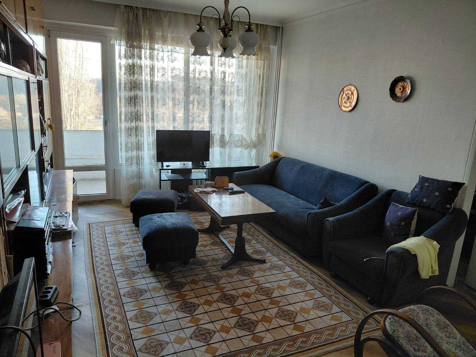 отдавам под наем тристаен апартамент в жк. Люлин 7