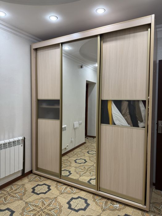 Продам шкаф 2.40*2.00