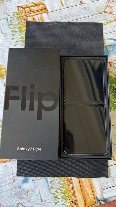 Samsung Galaxy Z Flip4