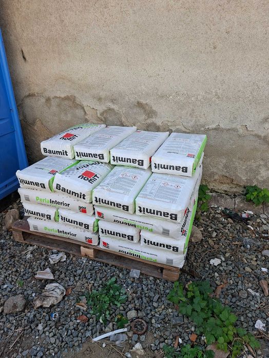 La jumătate de preț - Vând 28 saci de Tinci  interior-Baumit perla , 25 kg ,