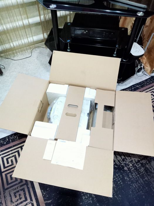 EPSON 5520W проектор продам
