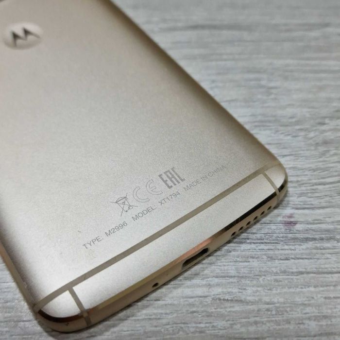 Телефон Motorola Moto G5s