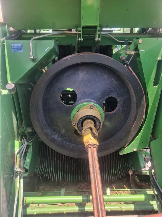 Продавам балировачка Krone BigPack 1290 XC