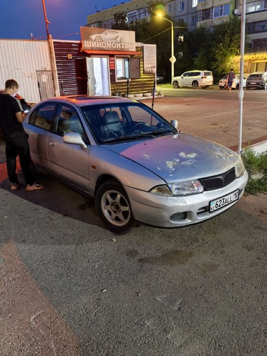 Продам автомобиль Mitsubishi carisma