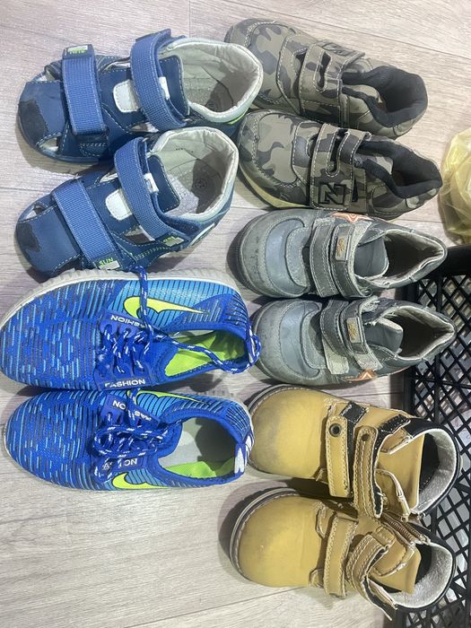 Отдам детскую обувь