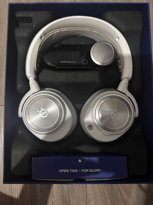 SteelSeries Artics Nova Pro Wireless Albe Playstation