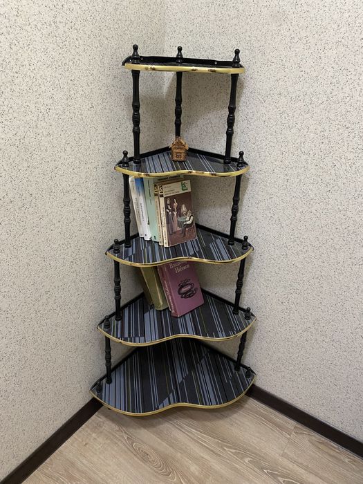 Продам полку для книг