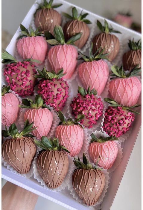 Клубника в шоколаде подарок букет