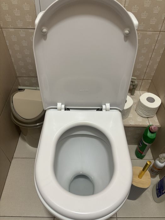 Продам унитаз в хорошем состоянии.