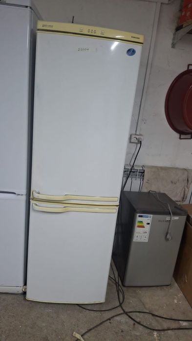 Продам холодильник