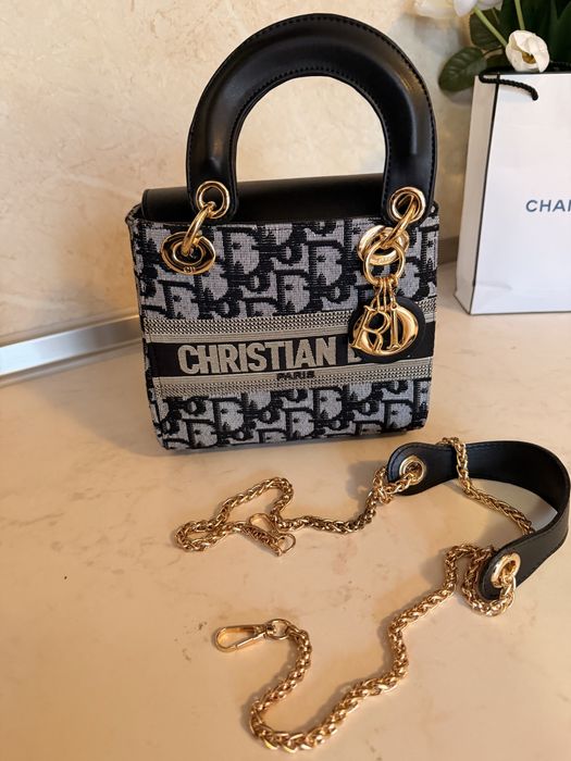 Нова дамска чанта Lady Dior mini