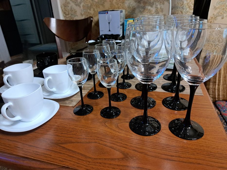 Продам посуду, использовали один раз.