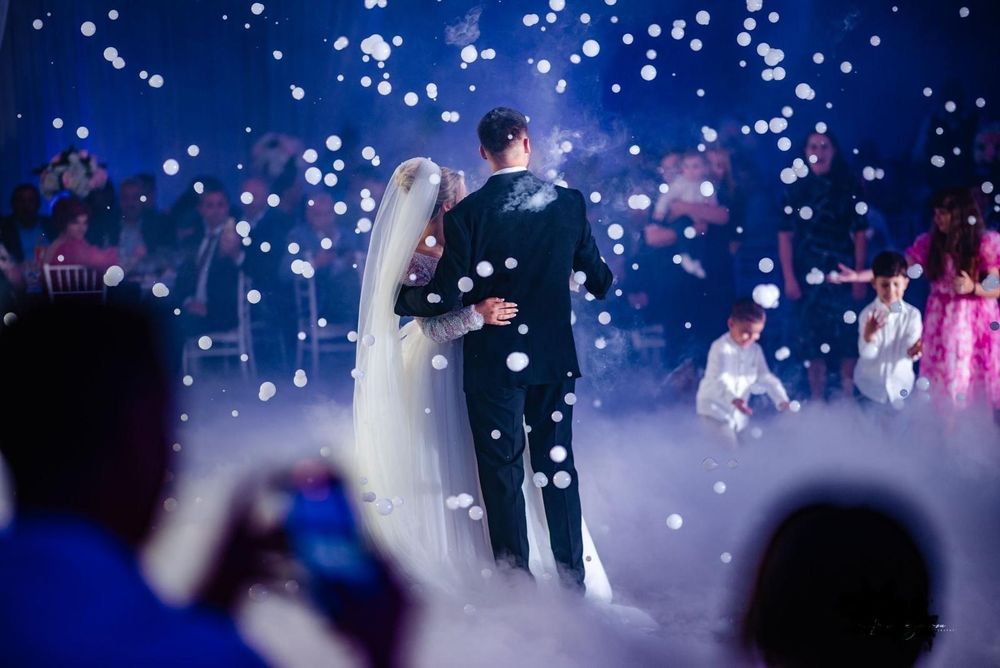 Fum Greu  Gheata Carbonica Dansul Mirilor