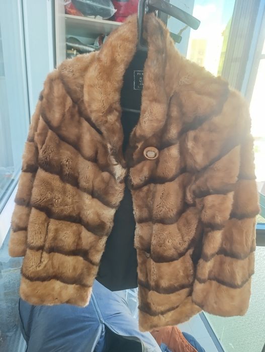 Продам красивую шубу срочно