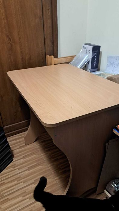 Doua bucatii / Masa-birou