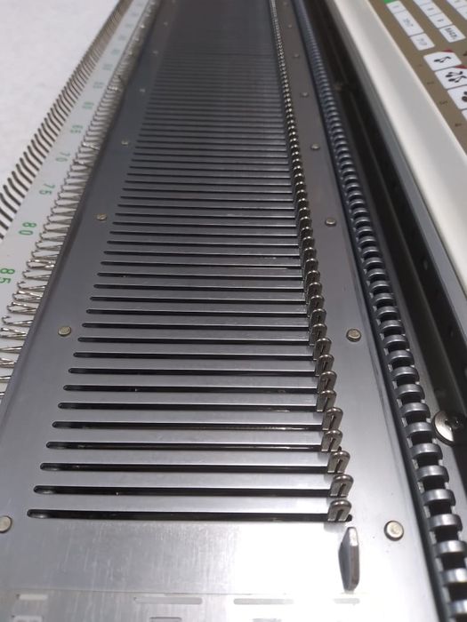 Вязальная машина Brother KH 930