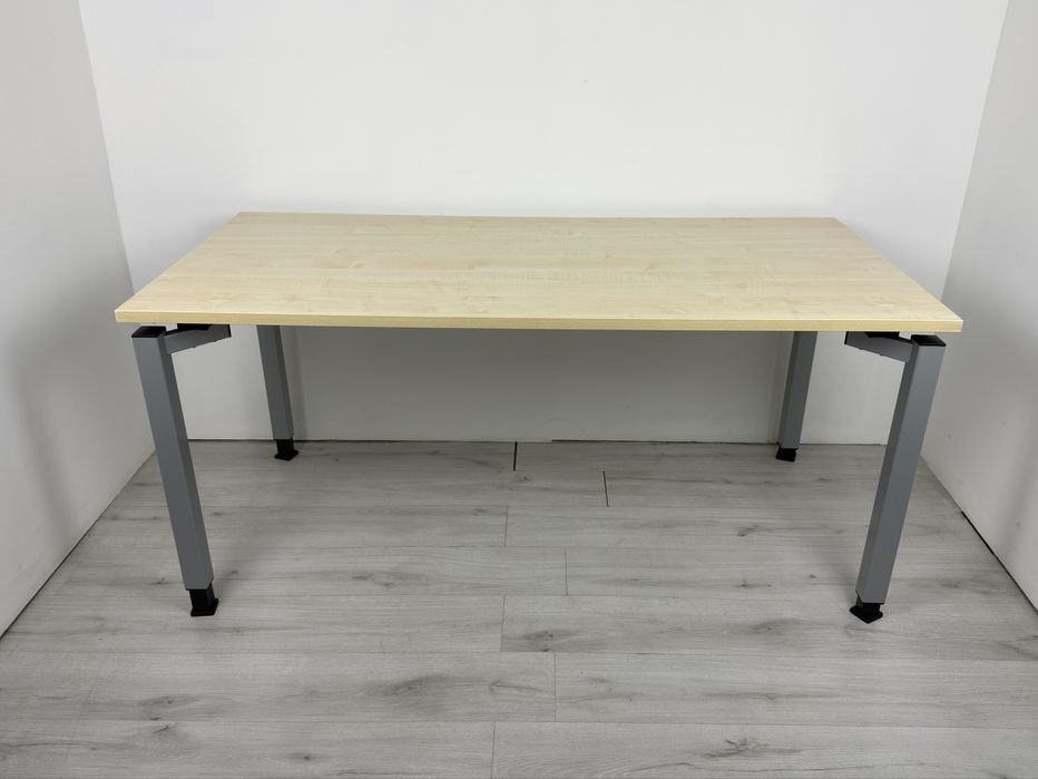 Бюро регулируем ръчно подходяща за офис или домашен кабинет обзавеждан