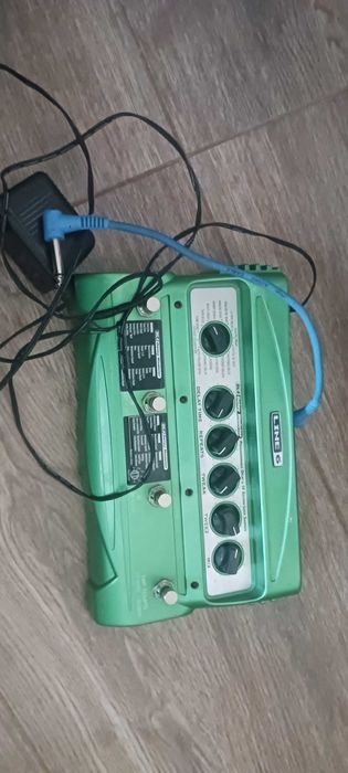 Лот китара yamaha ERG 121 и delay line 6 dl4