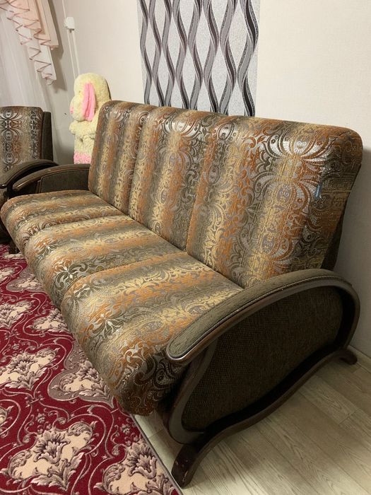 Продается диван и кресла