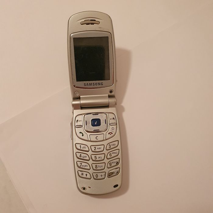 Самсунг D500 самсунг S500