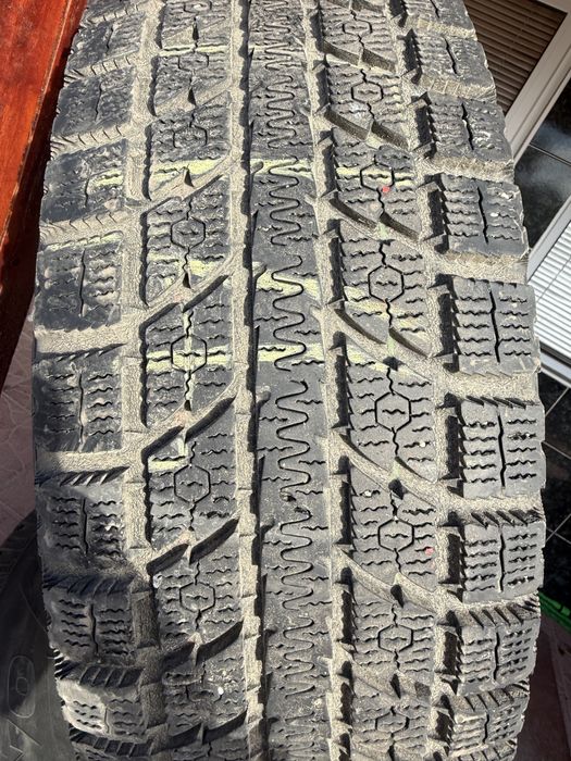 Комплект зимни гуми с джанти 225/70/ R16 TOYO