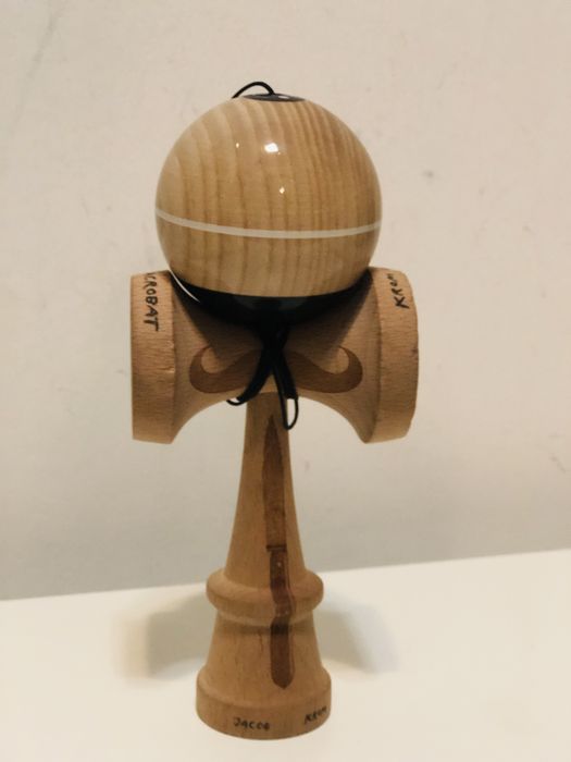 kendama din lemn