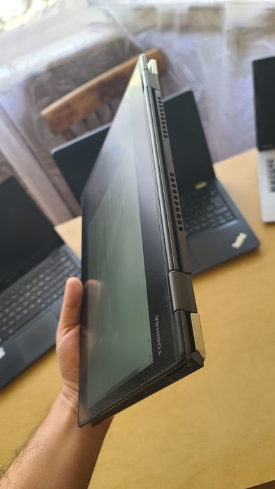 Toshiba Dynabook Portégé X20W-D (360° Transformer) – Intel Core i7-720