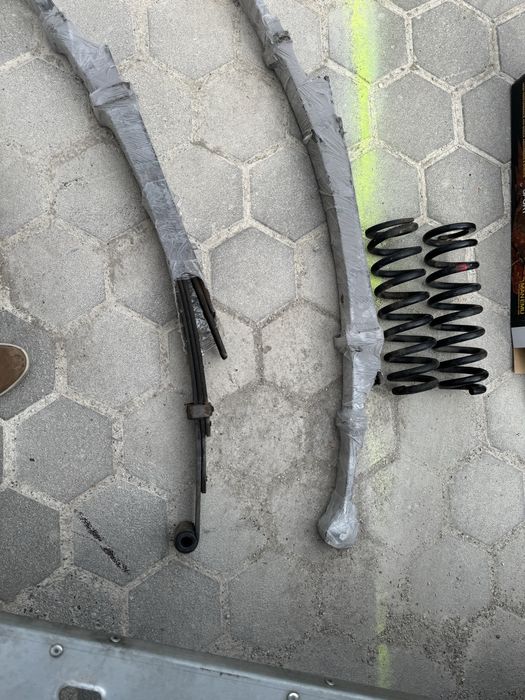 Окачване за Тойота Хайлукс от 2008 до 2022 Ресори Пружини Амортисори