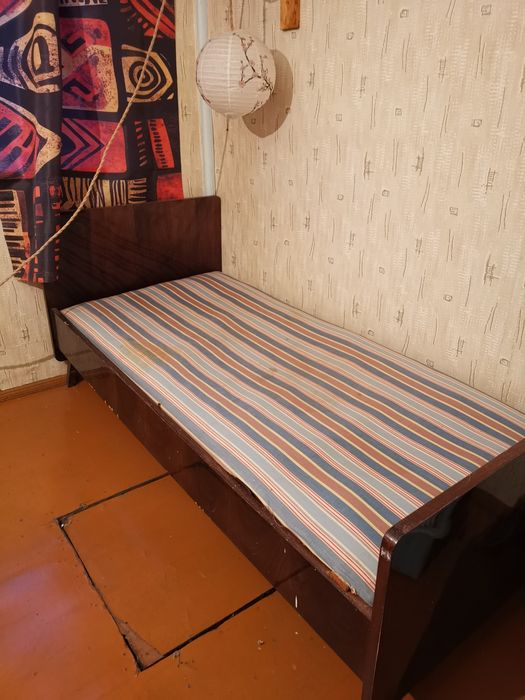 Отдам кровать, полуторка