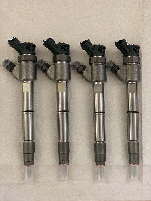 Injector injectoare noi Iveco 3.0 Daily euro 6 0445110564 5801644454