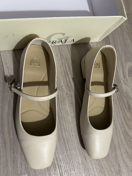 Балетки бежевые 37-38 размер продам