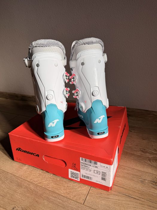 Clapari ca noi nr 37 (23,5 cm)