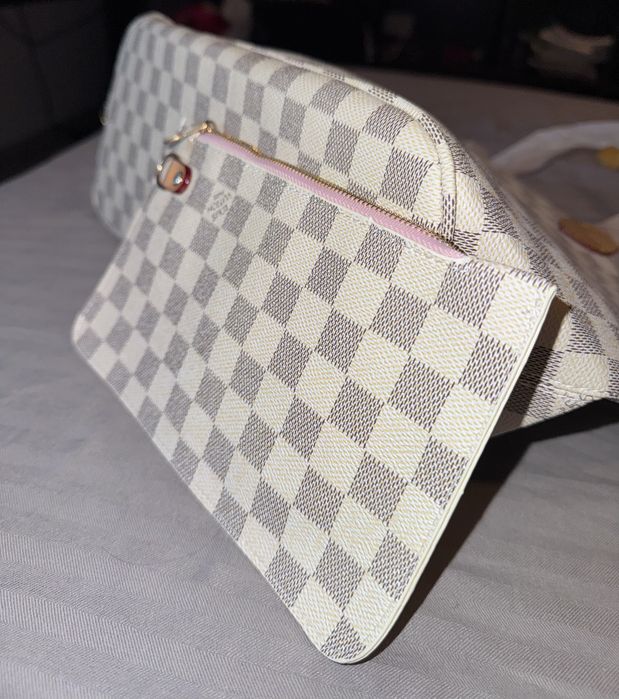 Geanta Louis Vuitton cu portofel