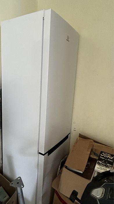 Холодильник indesit