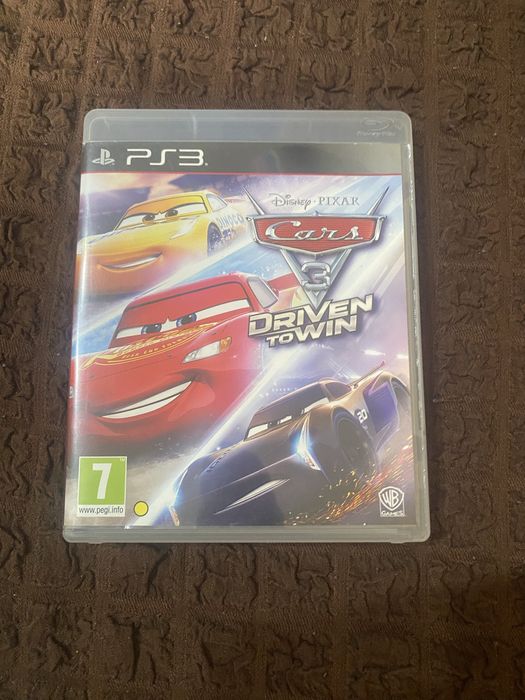 Здравейте! Продават се 7 игри за playstation 3 и 2 оригинални джоистика!