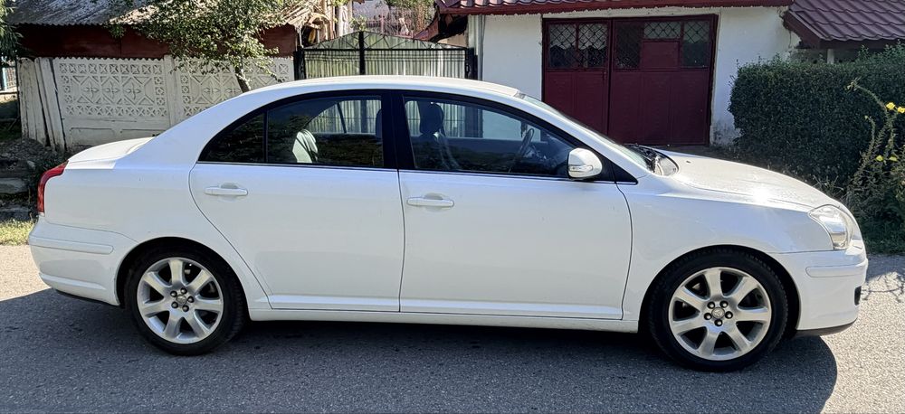 Toyota Avensis 2008 – 2.0 benzina, 150 CP – 182.000 km