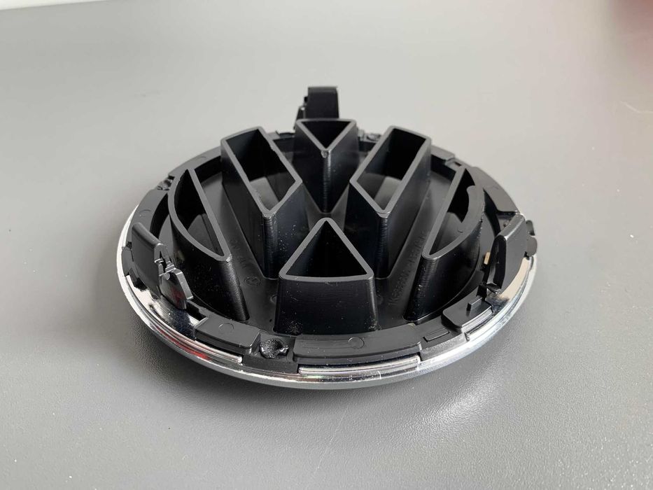 Emblema sigla grila Volkswagen Golf 6 Passat B6 B7 B8