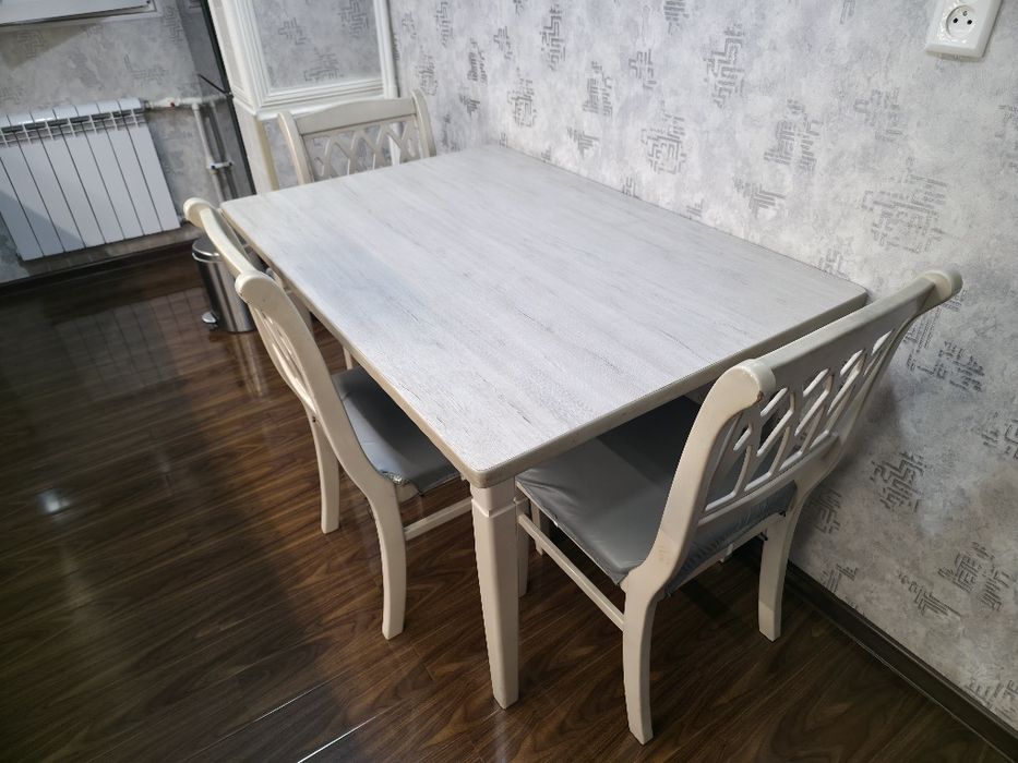 Oshxona uchun stol va stullar (6 dona)