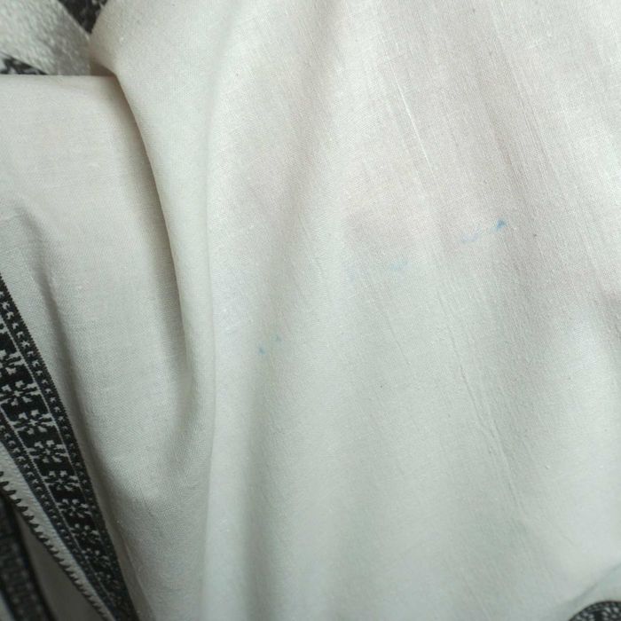 Costum popular vechi , autentic , lucrat manual masura L-XL