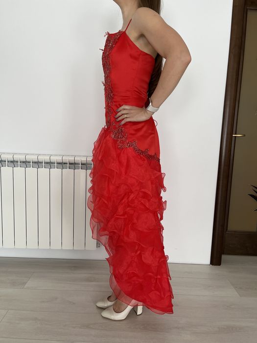 Rochie roșie elegantă