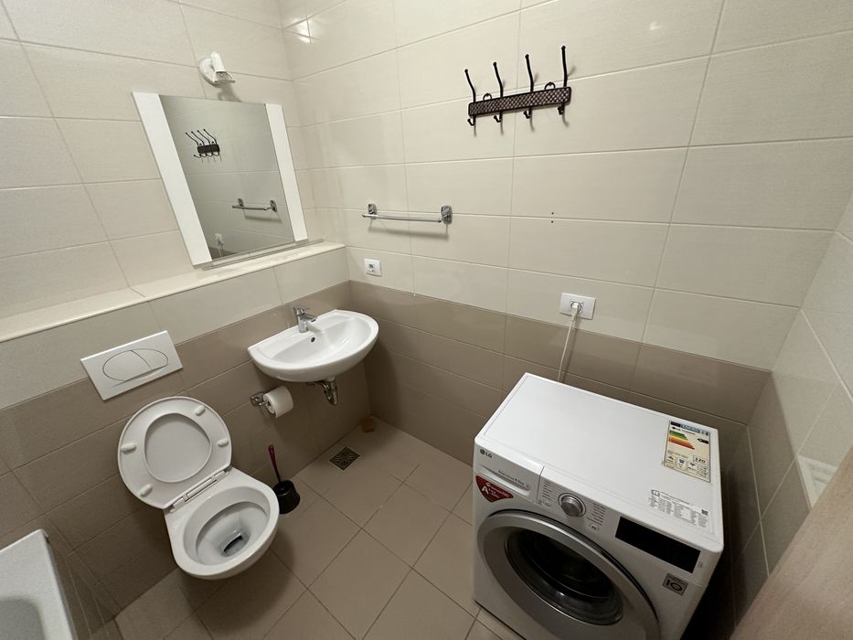 Inchiriez apartament cu 2 camere si gradina proprie in zona Coresi