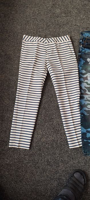 Pantaloni / colanți